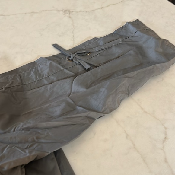 Women’s jumpsuit, silky type material, never worn. - Picture 6 of 8